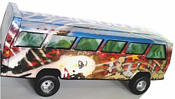 Exposição Galeira Zona D: Brinquedo personalizado com Arte aplicada